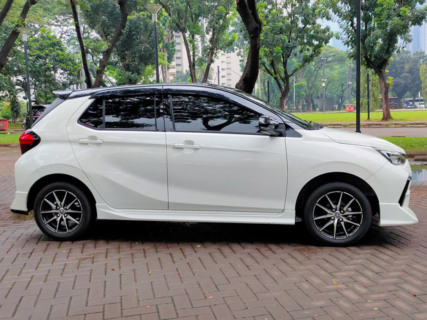 Agya Kuning Tampak Samping: Mengupas Detail dan Pesona Sang City Car