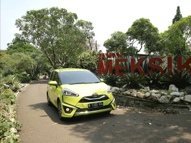 Toyota Sienta