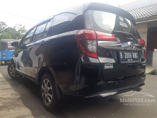 daihatsu sigra 1.2 R manual bekas 2020