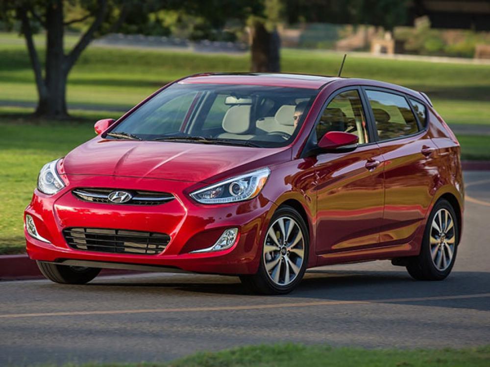 Hyundai Accent 2015 Mencoba Menggoda dengan Sedikit 'Cubitan' Mobil