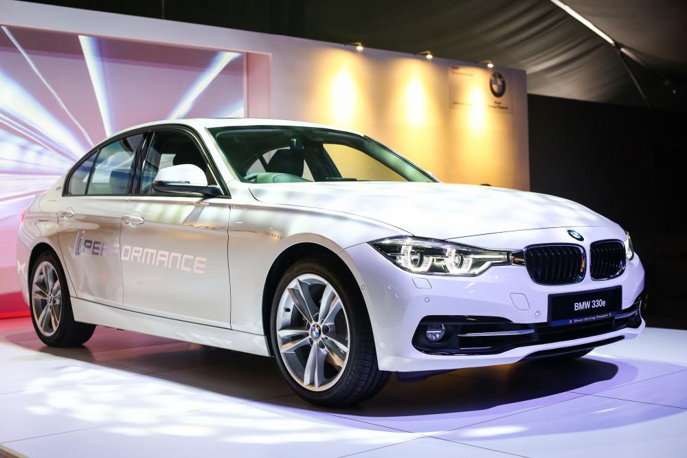 First Impressions: 2016 BMW 330e (F30) Plug-In Hybrid – ‘e’ For ...