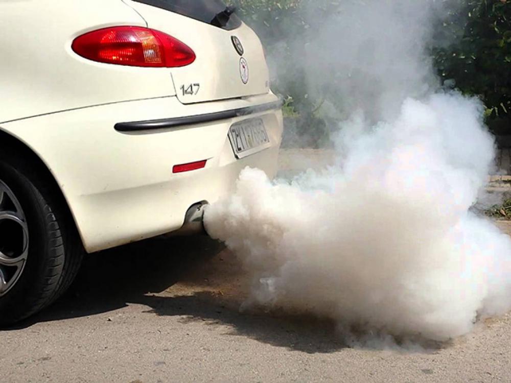 Kenali Warna Asap Knalpot Mobil Anda - Panduan Pembeli 