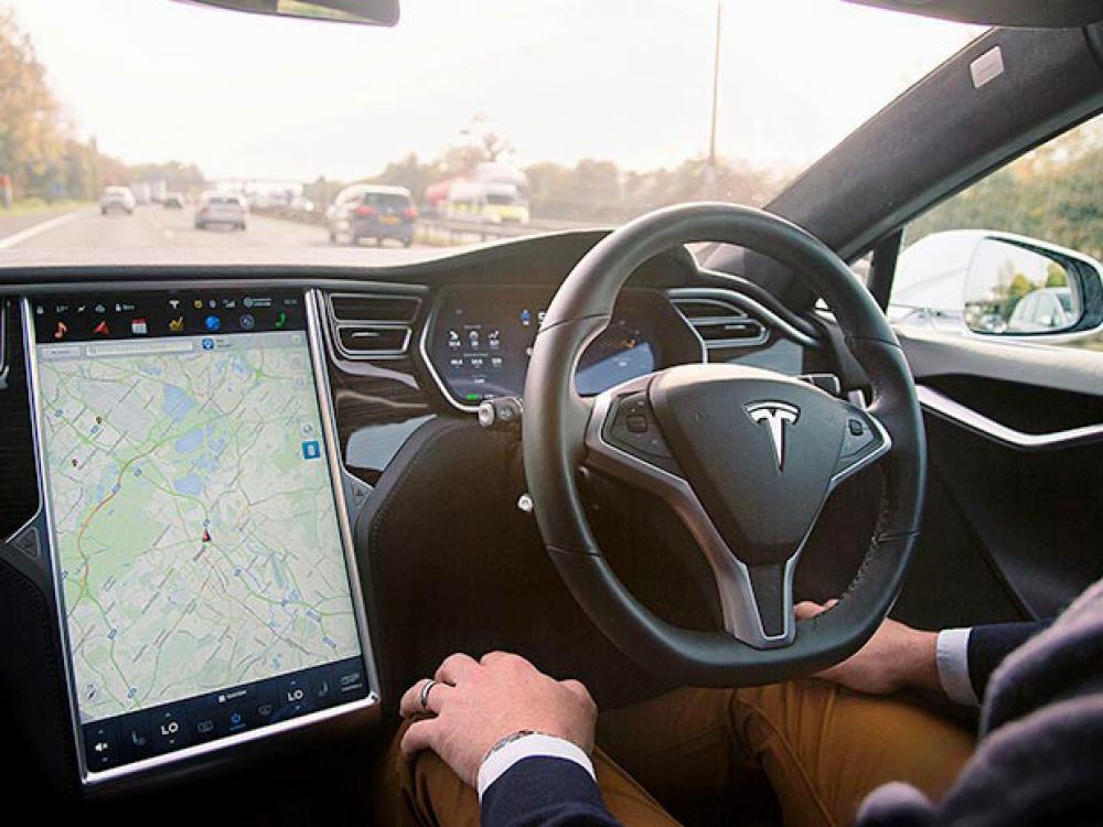 Tesla Update Sistem Autopilot Berita Otomotif Mobil123