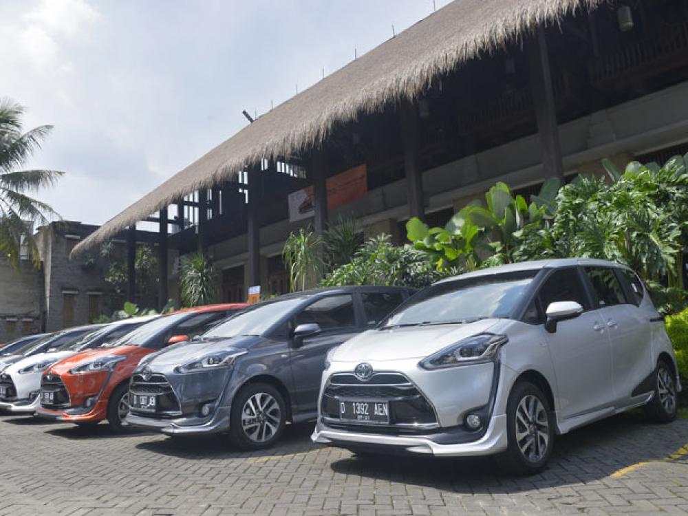 Toyota Sienta Lebih Irit dari Kompetitor - Panduan Pembeli 