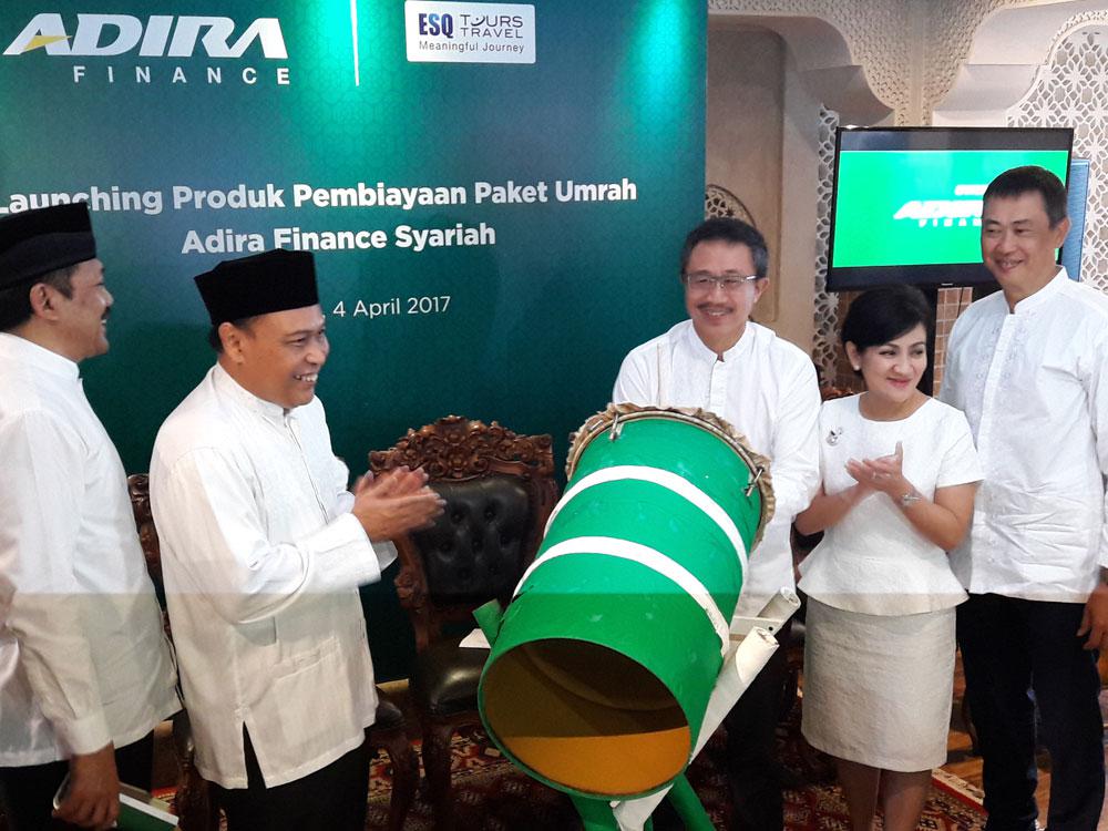 Adira Finance Sodorkan Paket Umrah - Berita Otomotif 