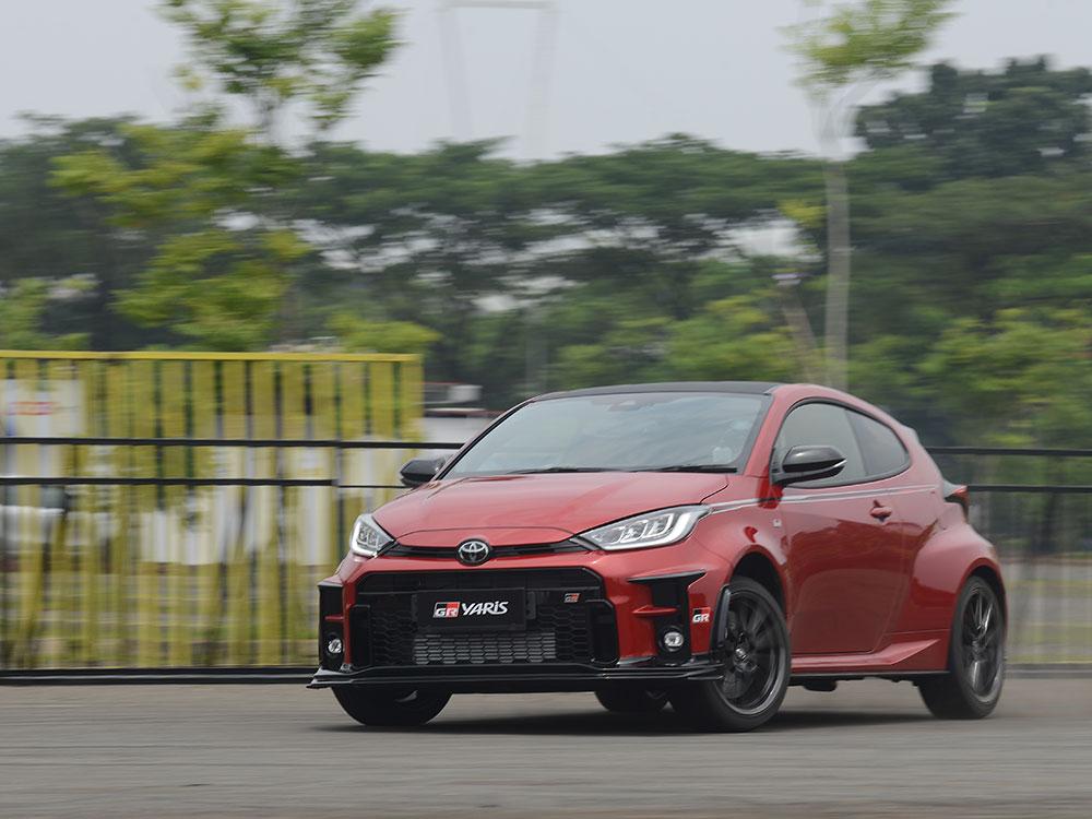 Harga Toyota GR Yaris Full Option Dijual Nyaris Rp1 Miliar - Berita ...