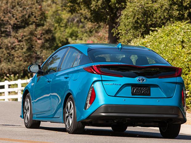Toyota ชี้ดีเซลไฮบริดไม่คุ้มค่า ส่วนรถพลังงานไฟฟ้ายังต้องพัฒนาอีกเยอะ