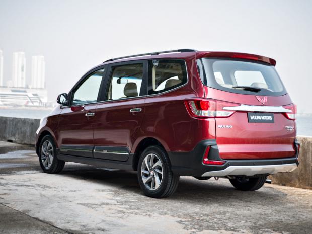 Ratusan Konsumen Pesan Wuling Confero di GIIAS 2017 