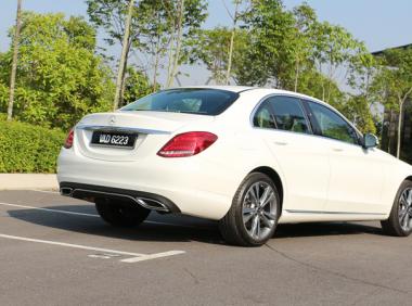 Review: 2017 Mercedes-Benz C200 (W205) – Nine-Speed Refinement