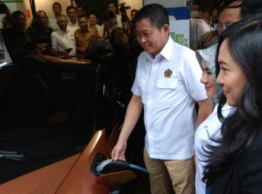 Pertamina Sisipkan Charger Kendaraan Listrik di SPBU, Harga Masih Gelap