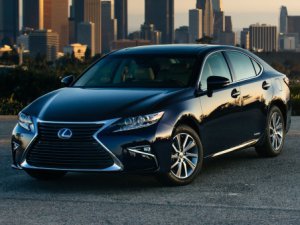 2015 Lexus ES300h
