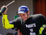 MotoGP Catalunya: Rossi Menang, Lorenzo Terjatuh