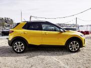 Kia Stonic Makes World Debut, Competes with B-Segment SUVs