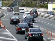See How Polite the Japanese PM’s Entourage is. Unlike, Well Nevermind