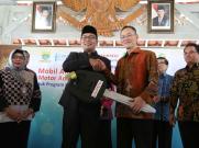 Daihatsu Serahkan 1 Ambulance ke Pemkot Bandung