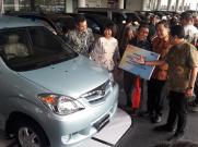 Daihatsu Serahkan 20 Mobil Rekondisi ke Pemiliknya