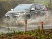 Tips Berkendara Melewati Banjir