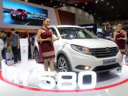 DFSK Glory 580 Curi Perhatian Pengunjung IIMS 2018