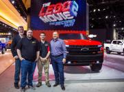 Chevrolet Silverado Ini Dibuat 18 Orang dari 334.544 Keping Lego