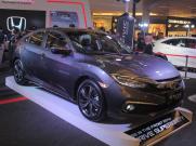 Honda Civic Turbo Meluncur dengan Ubahan Minimalis