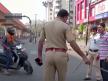 Polisi Serang Warga yang Nekad Berkendara Saat Lockdown di India