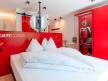 Hotel Ini Cocok Banget buat Bikers, Banyak Ornamen dari Brand Motor Ternama